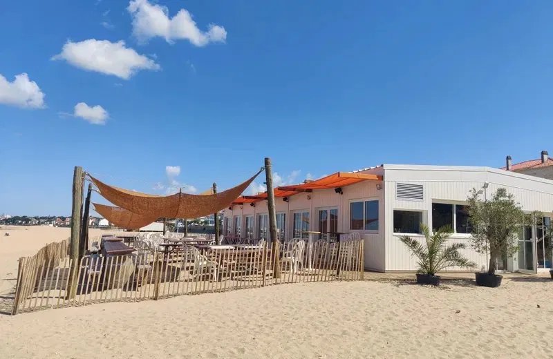 Le cabanon vu depuis la plage